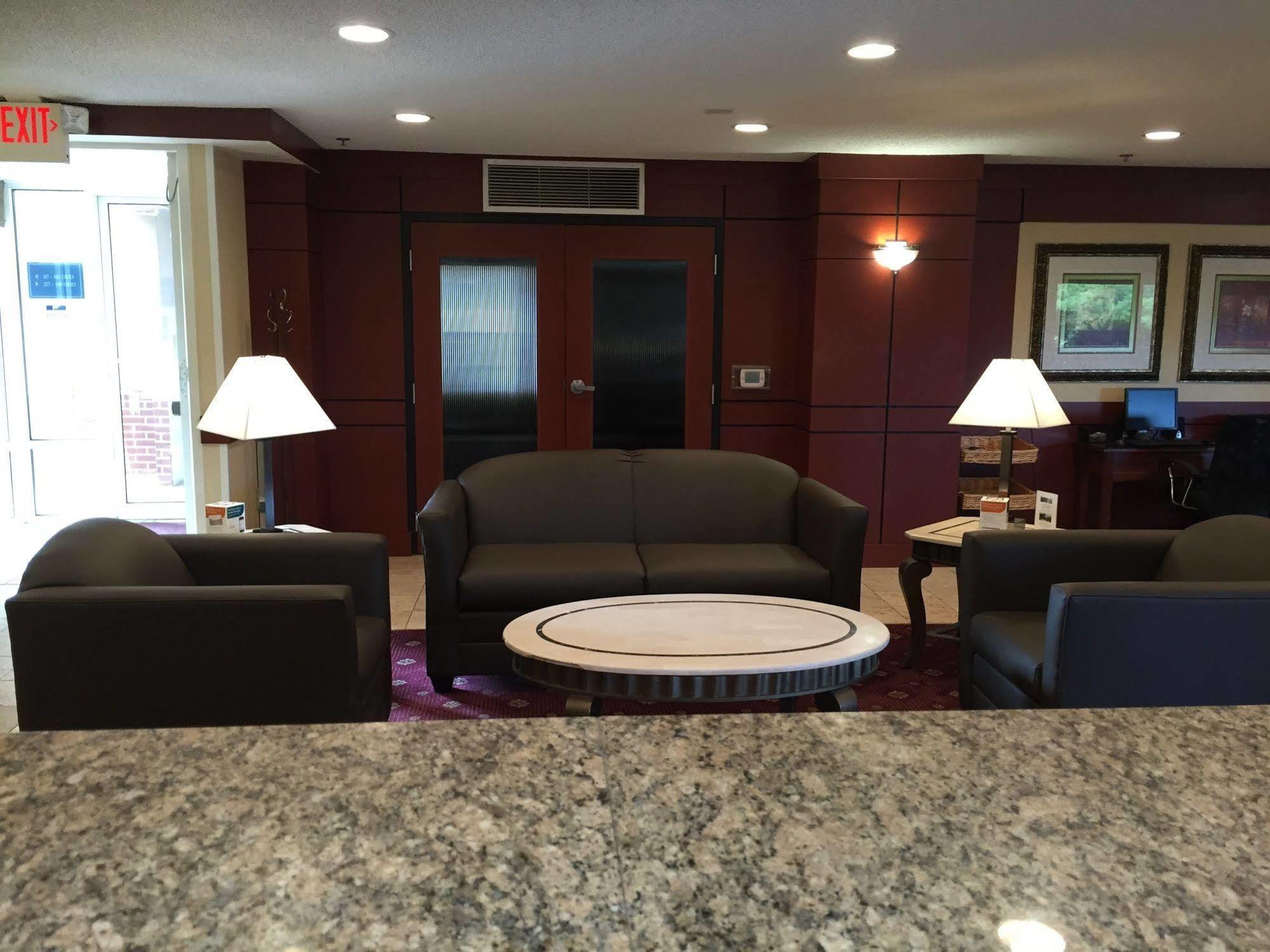 Quality Inn Milwaukee- Брукфийлд Екстериор снимка