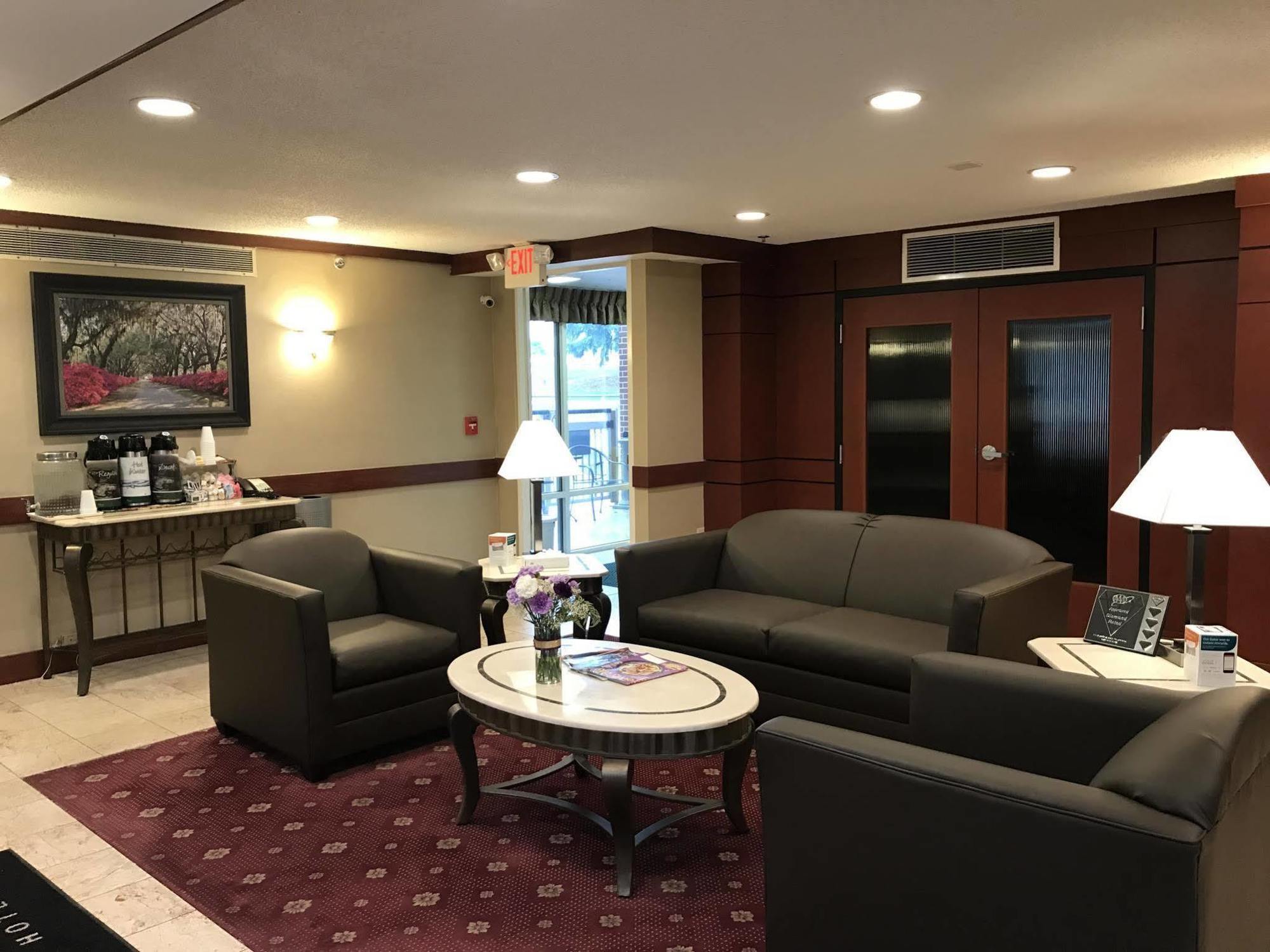 Quality Inn Milwaukee- Брукфийлд Екстериор снимка